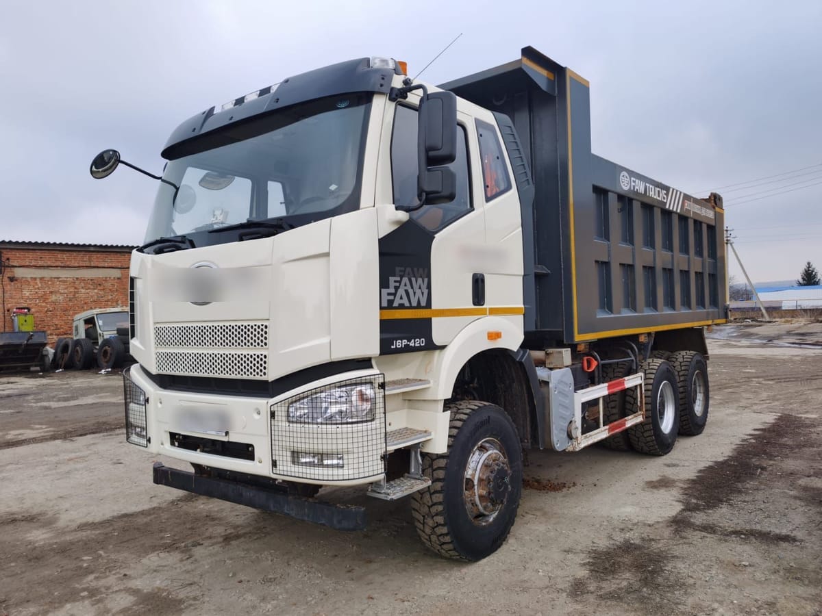 Самосвал-вездеход FAW J6 6×6 с кузовом 20 м³